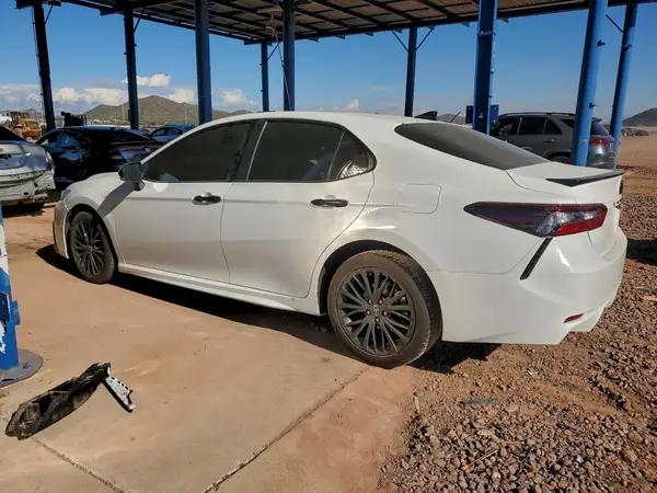 4T1G11AK5NU033010 2022 TOYOTA CAMRY - Image 2