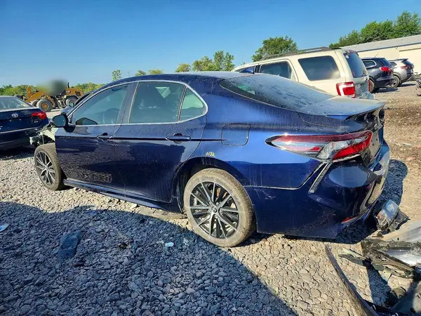 4T1G11AK5NU038725 2022 TOYOTA CAMRY - Image 2