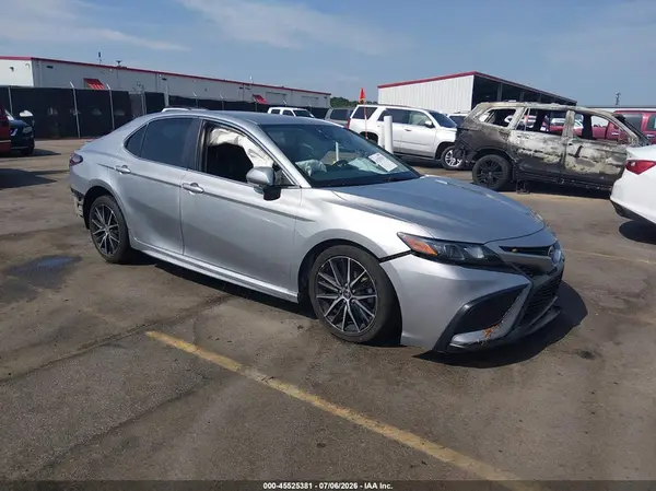 4T1G11AK5NU044007 2022 TOYOTA CAMRY - Image 1