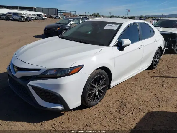 4T1G11AK5NU044332 2022 TOYOTA CAMRY - Image 2