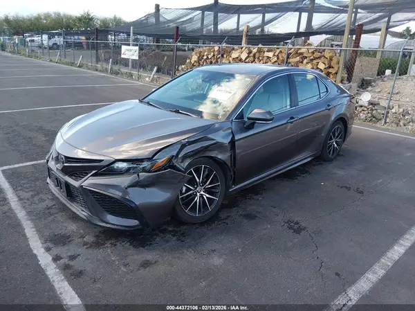 4T1G11AK5NU046078 2022 TOYOTA CAMRY - Image 2