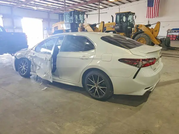 4T1G11AK5NU058022 2022 TOYOTA CAMRY - Image 2