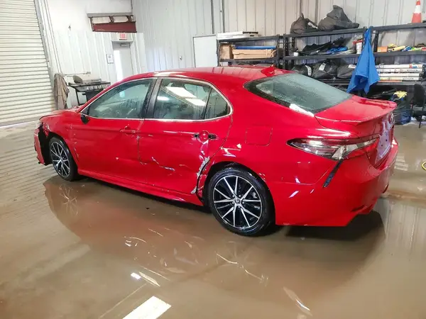 4T1G11AK5NU060885 2022 TOYOTA CAMRY - Image 2