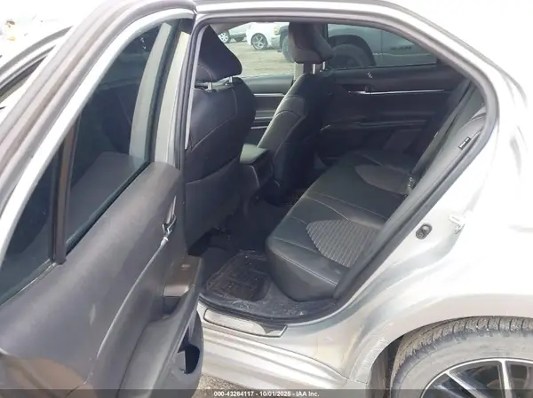 4T1G11AK5NU061681 2022 TOYOTA CAMRY - Image 8