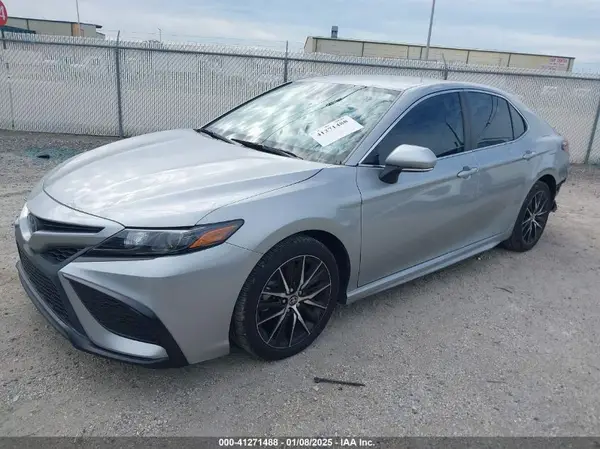 4T1G11AK5NU065178 2022 TOYOTA CAMRY - Image 2