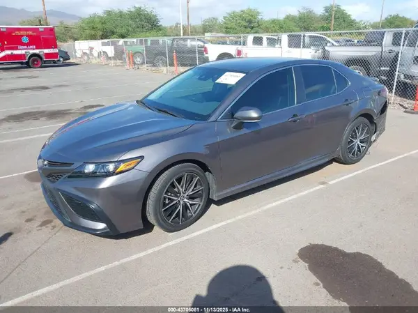 4T1G11AK5NU066055 2022 TOYOTA CAMRY - Image 2