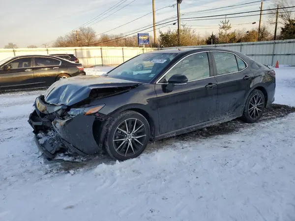 4T1G11AK5NU068193 2022 TOYOTA CAMRY - Image 1