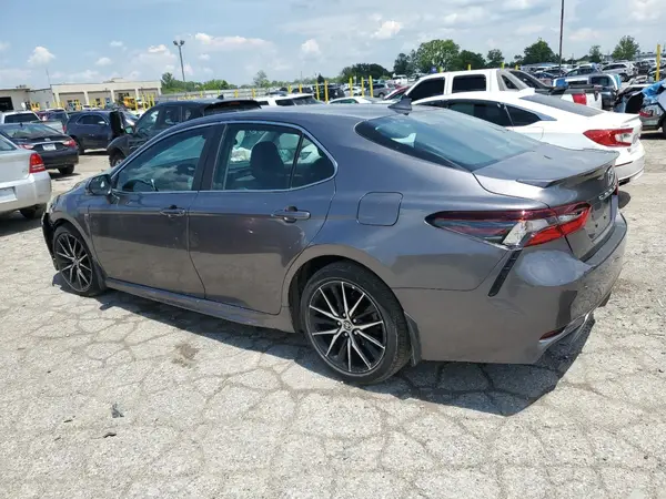 4T1G11AK5NU069487 2022 TOYOTA CAMRY - Image 2