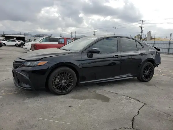4T1G11AK5NU071112 2022 TOYOTA CAMRY - Image 1