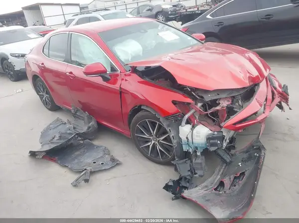 4T1G11AK5NU072423 2022 TOYOTA CAMRY - Image 1
