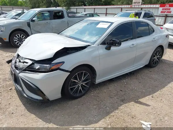 4T1G11AK5NU072857 2022 TOYOTA CAMRY - Image 2