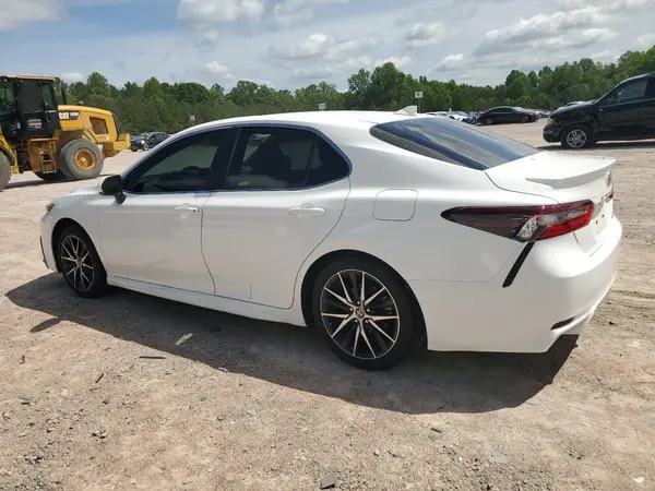4T1G11AK5NU073202 2022 TOYOTA CAMRY - Image 2