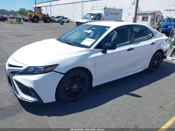 4T1G11AK5NU075077 2022 TOYOTA CAMRY - Image 2