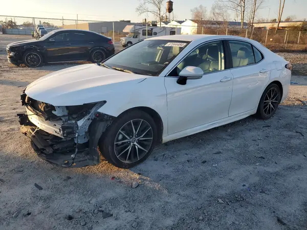 4T1G11AK5NU075094 2022 TOYOTA CAMRY - Image 1