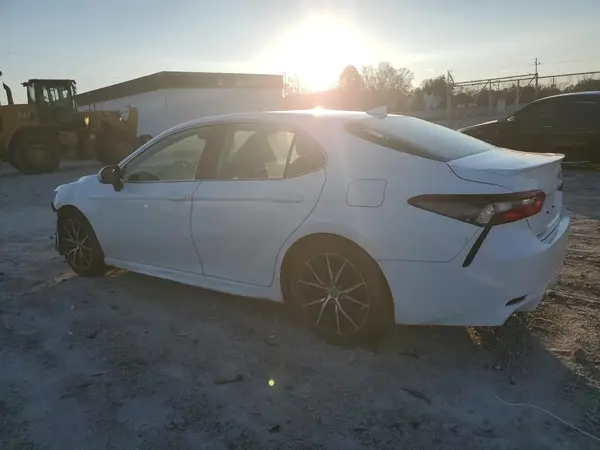 4T1G11AK5NU075094 2022 TOYOTA CAMRY - Image 2