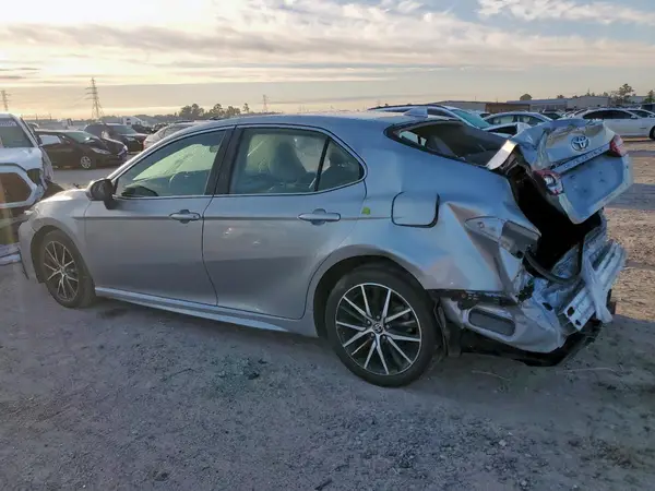 4T1G11AK5NU076648 2022 TOYOTA CAMRY - Image 2