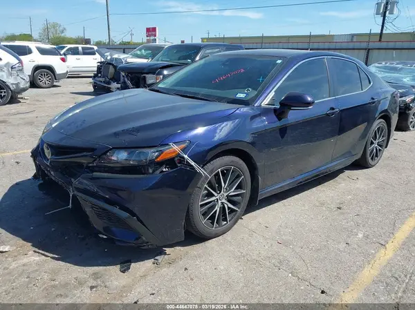 4T1G11AK5NU617374 2022 TOYOTA CAMRY - Image 2