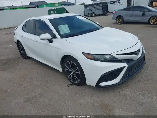 4T1G11AK5NU618315 2022 TOYOTA CAMRY - Image 1