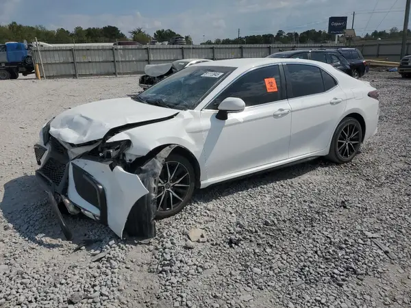 4T1G11AK5NU622008 2022 TOYOTA CAMRY - Image 1