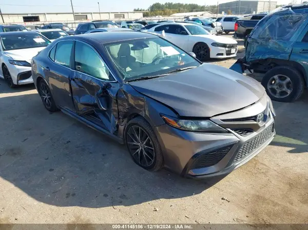 4T1G11AK5NU622851 2022 TOYOTA CAMRY - Image 1