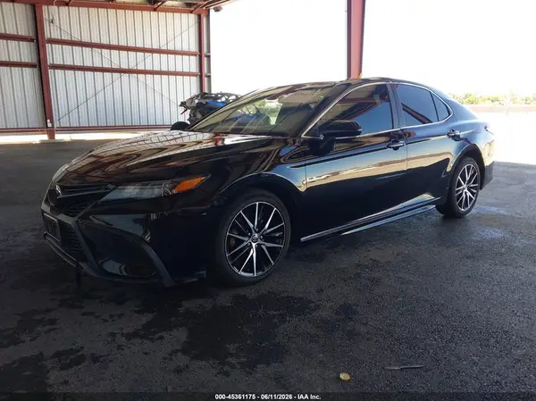 4T1G11AK5NU623014 2022 TOYOTA CAMRY - Image 2