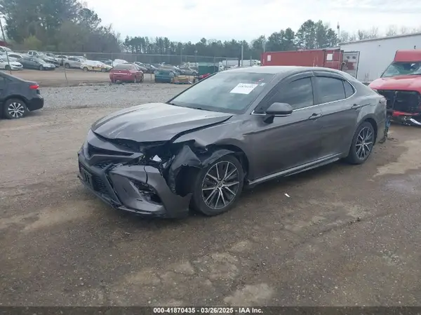 4T1G11AK5NU623711 2022 TOYOTA CAMRY - Image 2