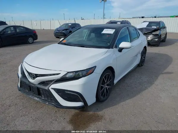 4T1G11AK5NU624163 2022 TOYOTA CAMRY - Image 2