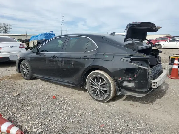 4T1G11AK5NU625037 2022 TOYOTA CAMRY - Image 2