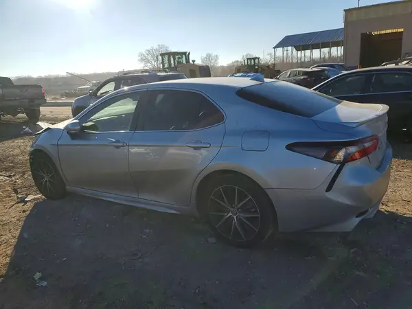 4T1G11AK5NU626012 2022 TOYOTA CAMRY - Image 2