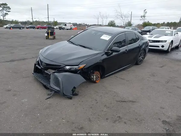 4T1G11AK5NU628892 2022 TOYOTA CAMRY - Image 2