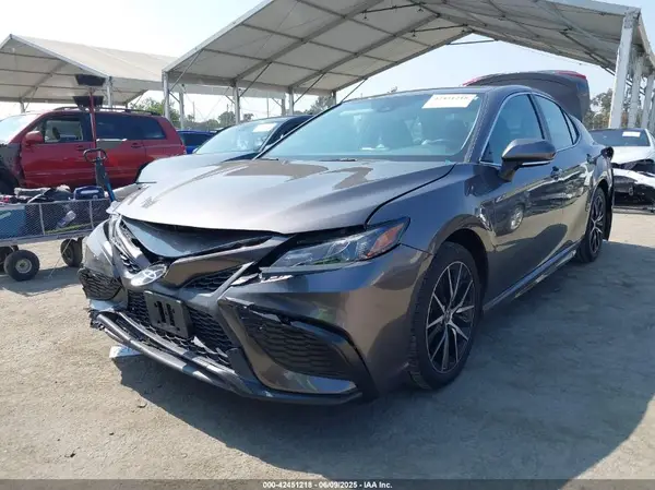 4T1G11AK5NU629492 2022 TOYOTA CAMRY - Image 2