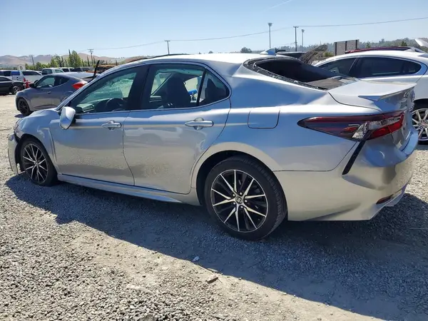 4T1G11AK5NU629668 2022 TOYOTA CAMRY - Image 2
