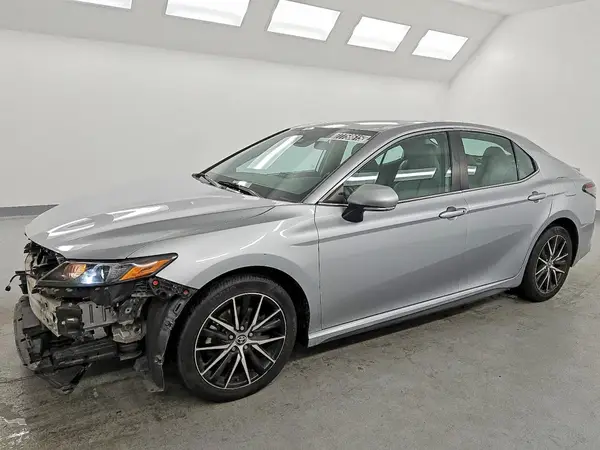 4T1G11AK5NU630836 2022 TOYOTA CAMRY - Image 1