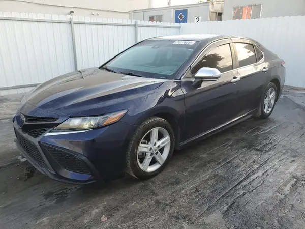 4T1G11AK5NU631324 2022 TOYOTA CAMRY - Image 1