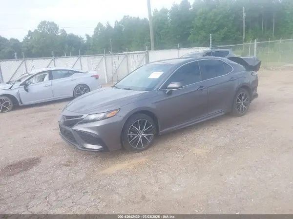 4T1G11AK5NU632151 2022 TOYOTA CAMRY - Image 2