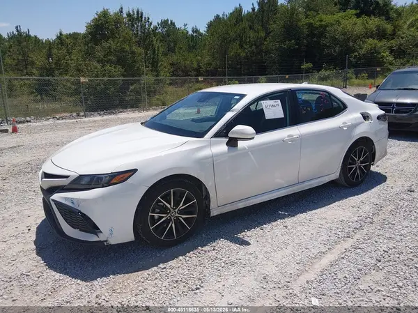 4T1G11AK5NU634689 2022 TOYOTA CAMRY - Image 2
