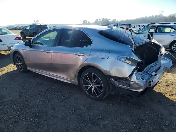 4T1G11AK5NU639620 2022 TOYOTA CAMRY - Image 2