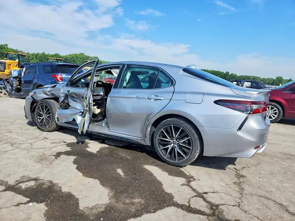 4T1G11AK5NU642761 2022 TOYOTA CAMRY - Image 2