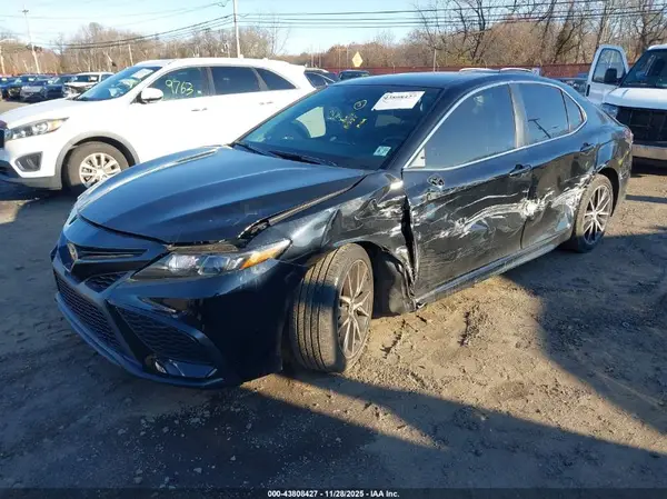 4T1G11AK5NU644428 2022 TOYOTA CAMRY - Image 2