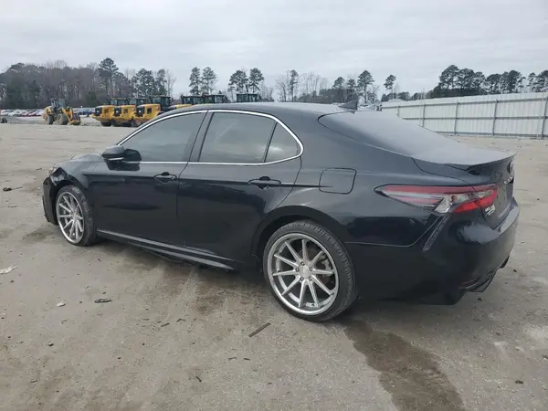 4T1G11AK5NU646521 2022 TOYOTA CAMRY - Image 2