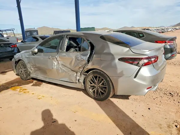 4T1G11AK5NU651119 2022 TOYOTA CAMRY - Image 2