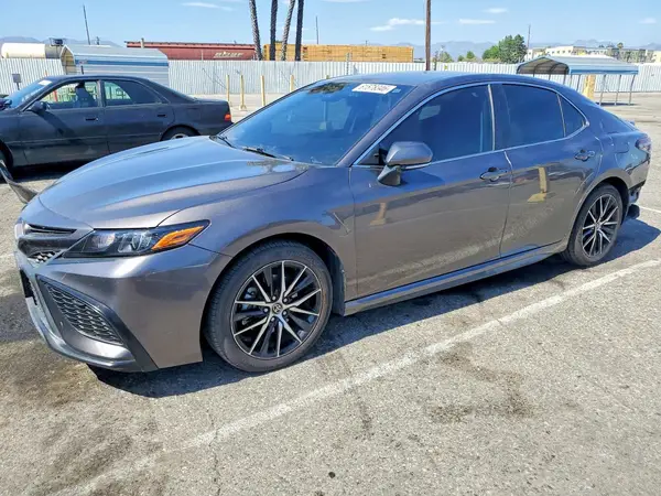 4T1G11AK5NU656112 2022 TOYOTA CAMRY - Image 1