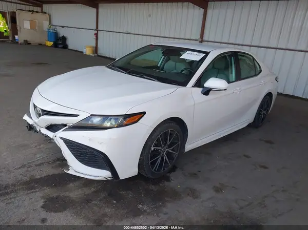 4T1G11AK5NU658782 2022 TOYOTA CAMRY - Image 2