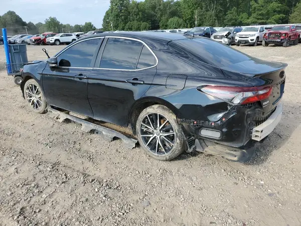 4T1G11AK5NU659981 2022 TOYOTA CAMRY - Image 2