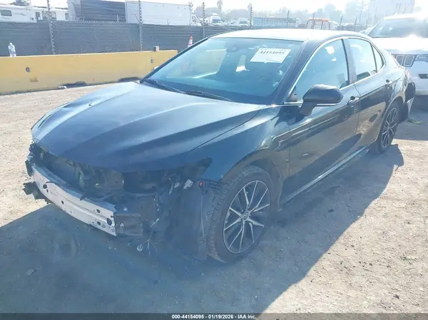 4T1G11AK5NU661729 2022 TOYOTA CAMRY - Image 2