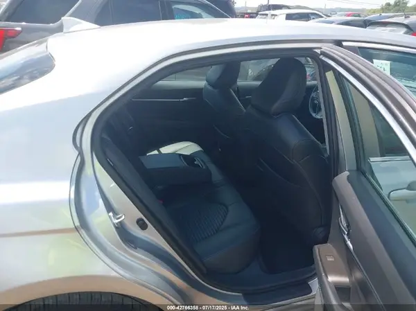 4T1G11AK5NU662282 2022 TOYOTA CAMRY - Image 8
