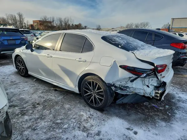 4T1G11AK5NU665005 2022 TOYOTA CAMRY - Image 2