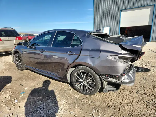 4T1G11AK5NU666350 2022 TOYOTA CAMRY - Image 2