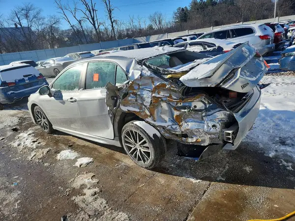 4T1G11AK5NU667305 2022 TOYOTA CAMRY - Image 2