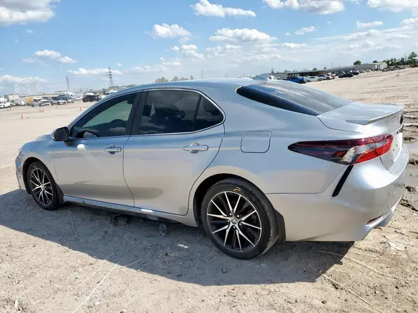 4T1G11AK5NU669622 2022 TOYOTA CAMRY - Image 2